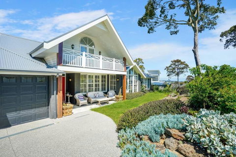 Luxury & Plush Lifestyle 5 Bedroom House In Mt Eliza - Tourism Brisbane 0