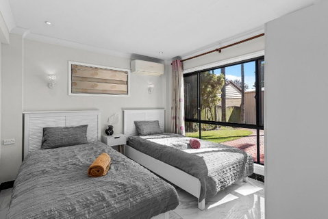 Luxury Living 2B2B In Southern Brisbane Parking - Brisbane Tourism 3