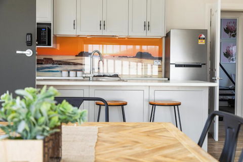 Luxury Apartments And Motel Rooms - Free Wifi - Close To Beach - Tourism Brisbane 2