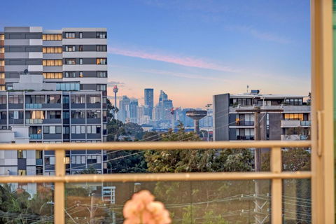 Luxury Retreat Sydney Airport Direct Train Line - Tourism Brisbane 0