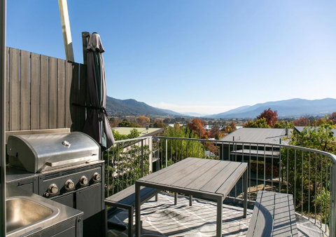 Luxury Scandinavian Townhouse - Brisbane Tourism 3