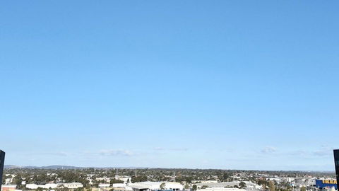 M-city Apartment - Executive Twin King Ensuites - Fully Equipped - Free Parking, Fast Wifi, Smart TV, Netflix, Complementary Drinks & Amenities - M-city Shopping Centre Clayton 3168 - Tourism Brisbane 1