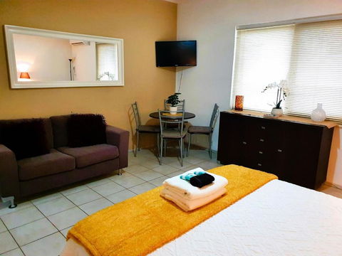 M104 West Perth Studio Apartment Near Kings Park - Tourism Brisbane 1