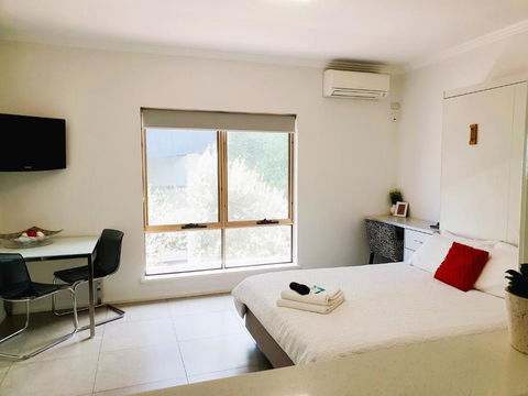 M4 West Perth Studio Apartment Near Kings Park - Tourism Brisbane 3