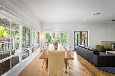 Magical Lucindale - Gorgeous 4 Bedroom House - Tourism Brisbane 2