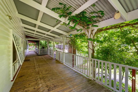 Magical Lucindale - Gorgeous 4 Bedroom House - Tourism Brisbane 1