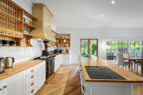 Magical Lucindale - Gorgeous 4 Bedroom House - Tourism Brisbane 3