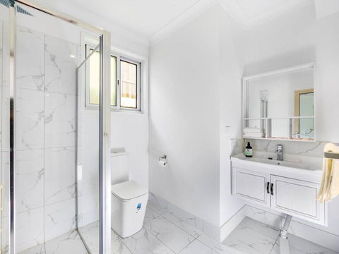 Malls At Doorstep 2-Bed Unit In Heart Of Cannon Hill - Brisbane Tourism 3