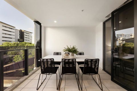 Modern Luxury Gabba Apartment - Tourism Brisbane 0