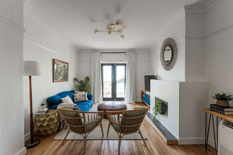 Modern 3-Bed Coastal Escape - Tourism Brisbane 3