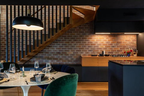 Modern 3BR Retreat With Sauna - The Loft - Brisbane Tourism 1