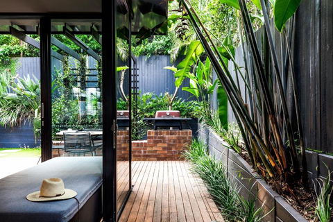 Modern 3BR Retreat With Sauna - The Loft - Brisbane Tourism 3
