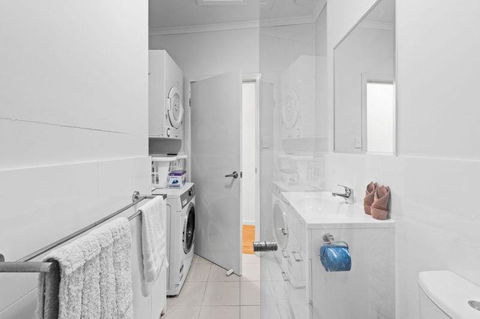 Modern Apartment In The Heart Of Norman Park - Brisbane Tourism 2