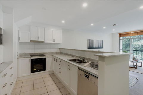 Modern Apartment In The Heart Of Canberra - Brisbane Tourism 3