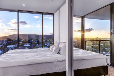 Modern APT In Toowong With Mountain View - Tourism Brisbane 1
