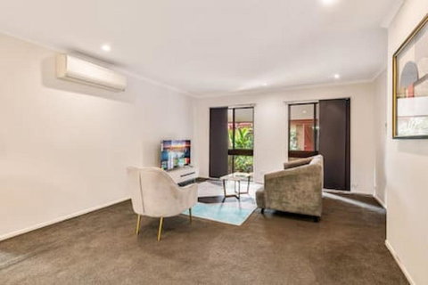 Modern Comfort Retreat 4Bed Cozy Haven W Pool - Brisbane Tourism 1