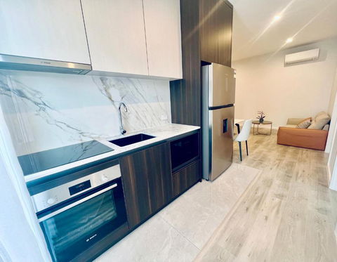 Modern Comfort In Macgregor - Tourism Brisbane 2