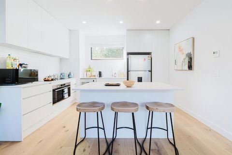 Modern Family Home 3BR In Box Hill North - Tourism Brisbane 3