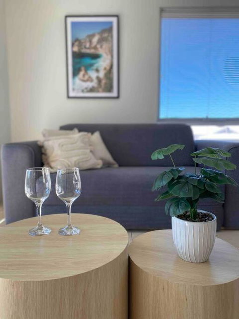 Modern Luxury 1 Bedroom Apartment - Walk To The Shops! Free Wifi - Tourism Brisbane 1