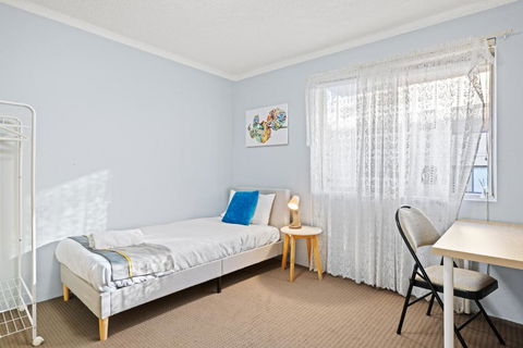 Modern Private Single Room - Centrally Located At Liverpool - Shared Bathroom - Tourism Brisbane 0