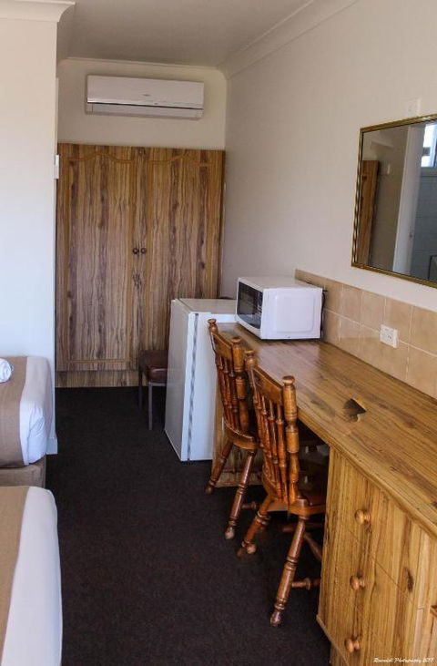 Motel Riverina - Brisbane Tourism 1