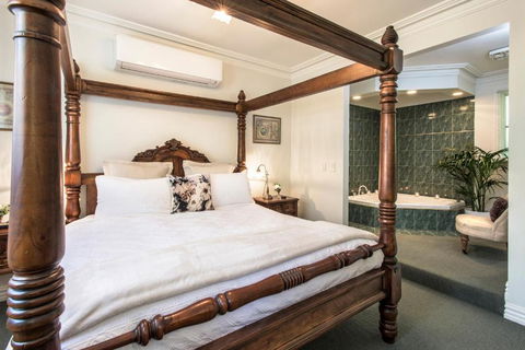 Moulton Park Estate - Cottages - Tourism Brisbane 1