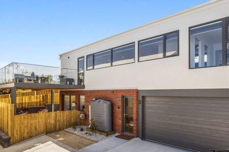 Mountain View Villa-close To Shops-10min To CBD - Brisbane Tourism 3