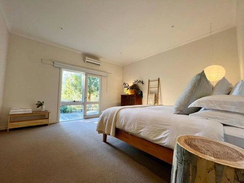 Mountain Views In Vesper Victoria - Brisbane Tourism 0