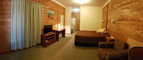 Mud Hut Motel - Tourism Brisbane 0
