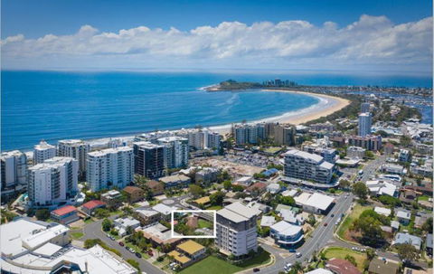 NAROO7- PRIME, CENTRE OF MOOLOOLABA LOCATION - Brisbane 4u 0