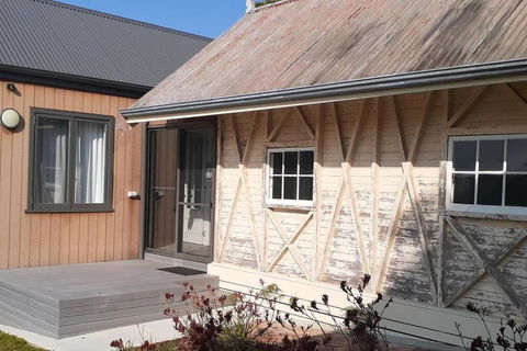 NEST- Luxury Vineyard Accommodation - Brisbane 4u 2