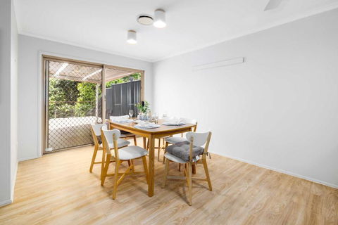 NEW 3BR Serene Creekside Retreat In Helensvale - Tourism Brisbane 3