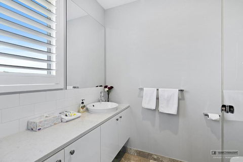 NEW HAVEN - Garden View Balcony - Brisbane 4u 1