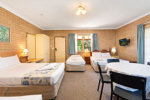 New Inn Motel - Tourism Brisbane 3