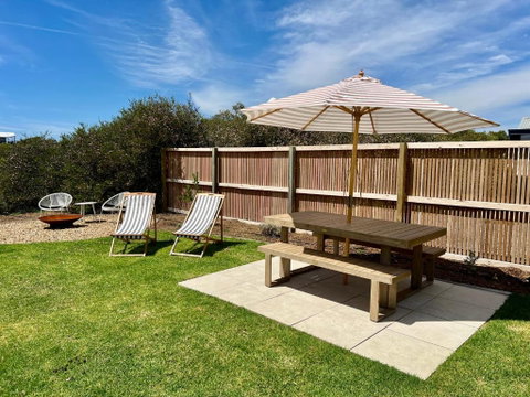 NEW Magpie Sands - 3 Bedroom Home - Downstairs Only, 1 Min Walk To Aldinga Beach - Tourism Brisbane 3