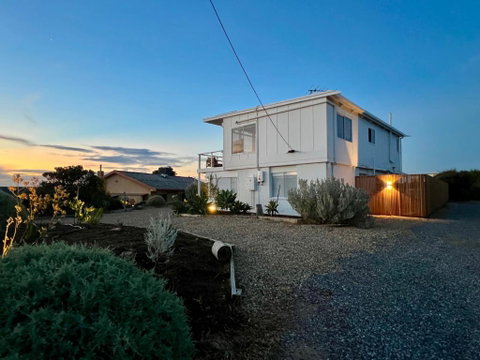 NEW Magpie Sands - 3 Bedroom Home - Downstairs Only, 1 Min Walk To Aldinga Beach - Tourism Brisbane 1