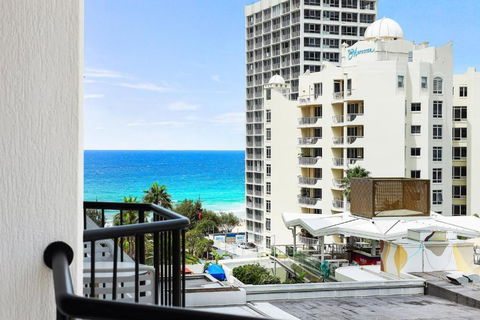 NEW Stunning Central Surfers Studio Apartment. - Tourism Brisbane 1