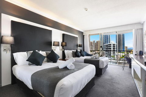 NEW Stunning Central Surfers Studio Apartment. - Tourism Brisbane 0
