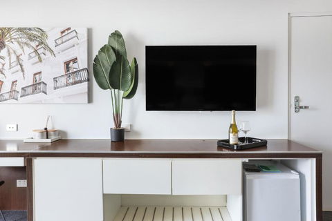 NEW Stunning Central Surfers Studio Apartment. - Tourism Brisbane 3
