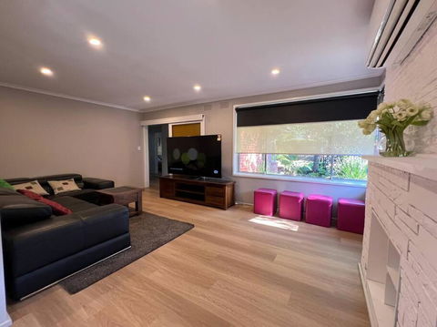 Newly Refurbished House- SuperFast Internet - Tourism Brisbane 1