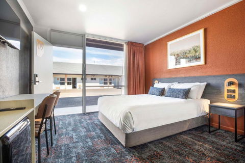 Nightcap At Horse & Jockey Hotel Warwick - Brisbane 4u 0