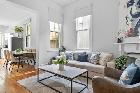 Newtown Nest - Chic Terrace Living Off King Street - Tourism Brisbane 0