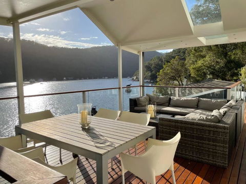 NINE At Berowra Waters, Luxury Waterfront With Hot Tub - Tourism Brisbane 1