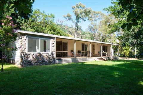 Nirvana - Tourism Brisbane 0