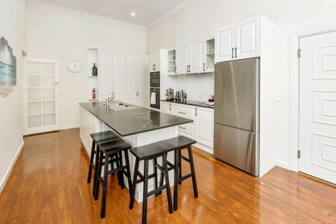Normanville, Large Historic Three Bedroom Home - Brisbane Tourism 2