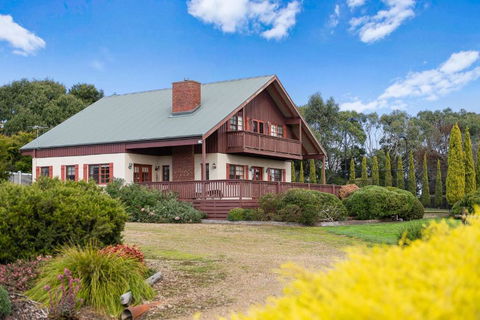 Northway Downs Estate Vineyard - Brisbane 4u 1