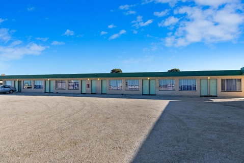 Nullarbor Roadhouse - Brisbane Tourism 3