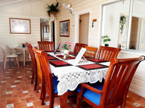 Oakwood House - Entire House Rental - 5 Bedrooms With Netflix And WiFi - Brisbane Tourism 2