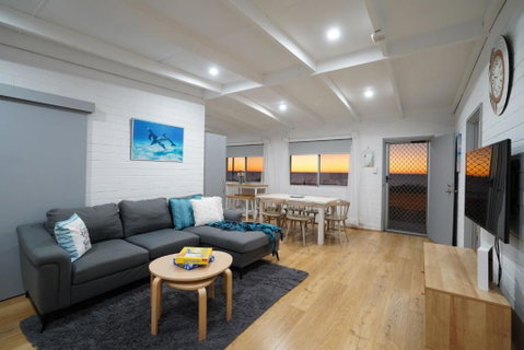 OCEA84 - Quinns Beach Shack: Ocean Views - Tourism Brisbane 0