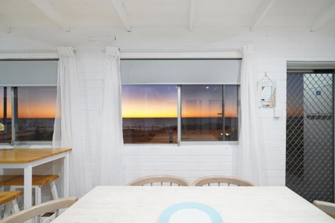 OCEA84 - Quinns Beach Shack: Ocean Views - Tourism Brisbane 1